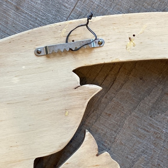 Vintage Handcrafted Wood Tulips Floral Welcome Sign - Picture 6 of 6